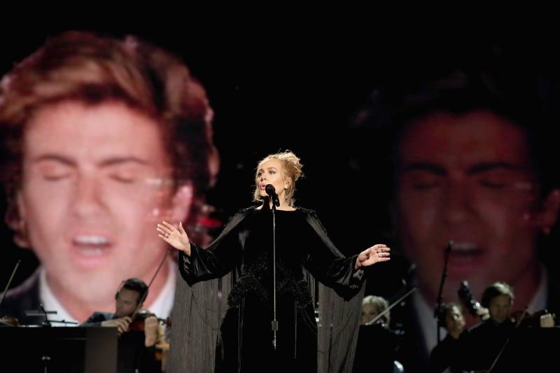 30 de Adele vende un millón de copias: una rareza moderna