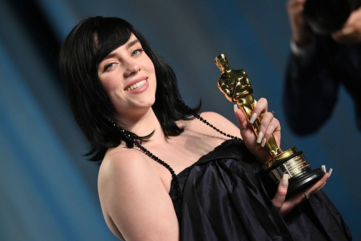 La nueva ganadora del Oscar, Billie Eilish, quiere que el mundo sepa que es feliz