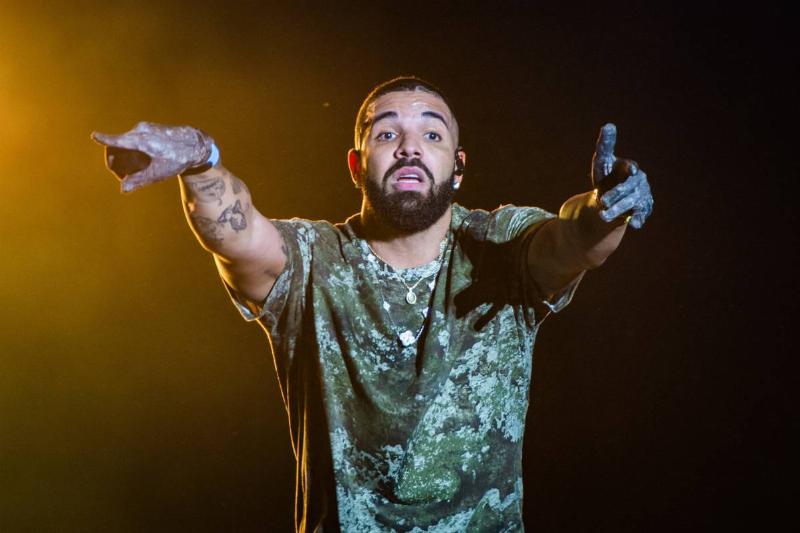 Honestamente, Nevermind de Drake se convierte en su undécimo álbum que encabeza las listas de éxitos.